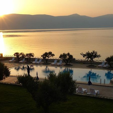 Europa Beach Hotel Галаксиди Удобства фото