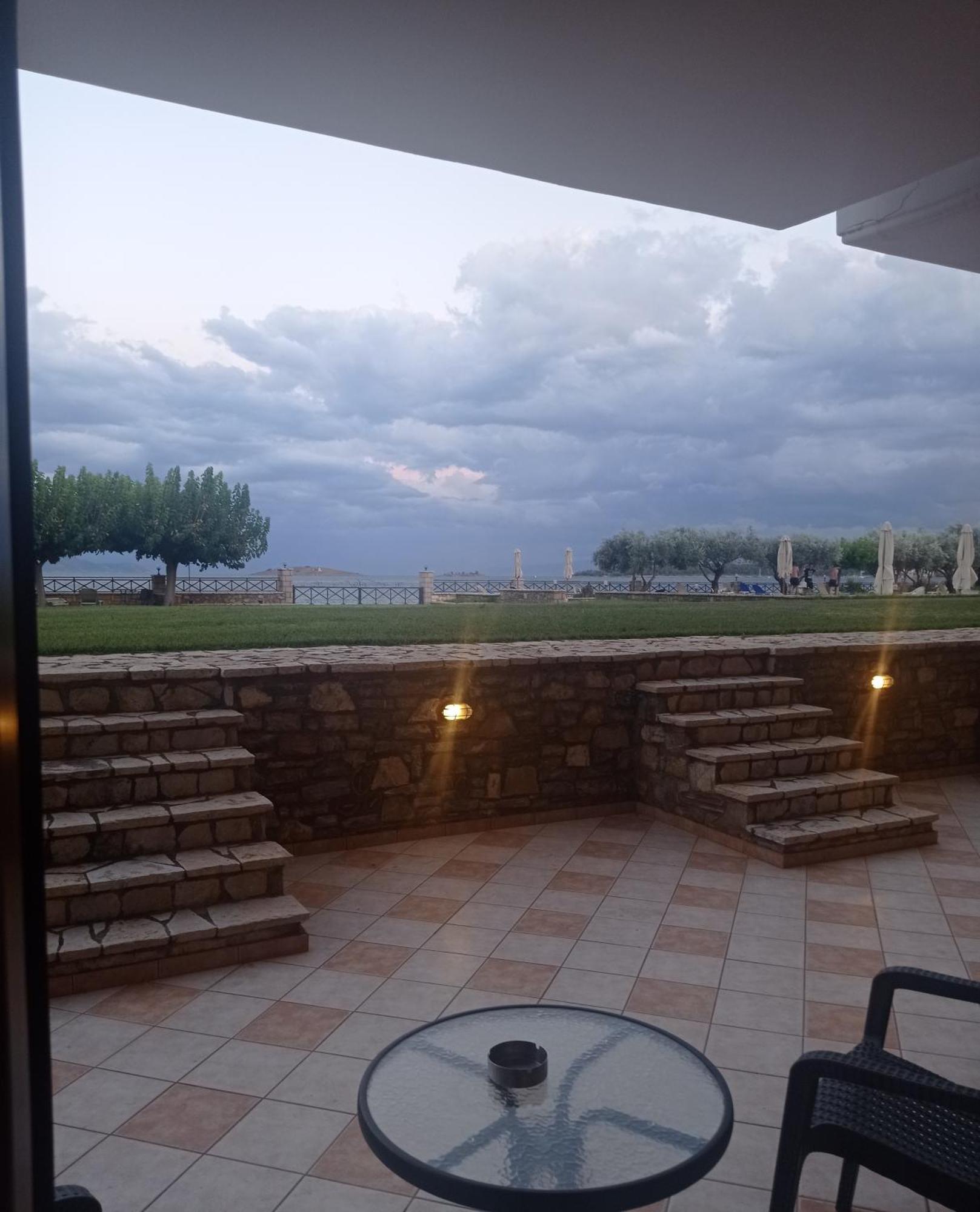 Europa Beach Hotel Галаксиди Экстерьер фото